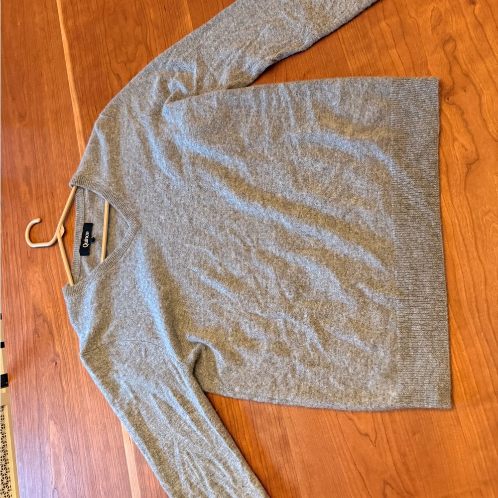Quince Heather Gray V-Neck soft cashmere wool Sweater